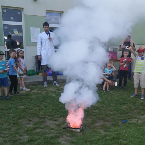 Zajęcia dodatkowe mały Edison w Przedszkolu KAJTEK